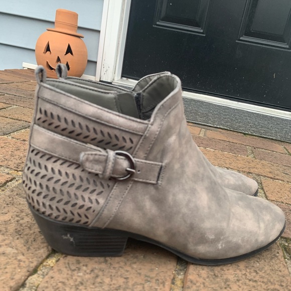 Size 8 Women’s Grey Ankle Boots ✨ - Picture 3 of 5